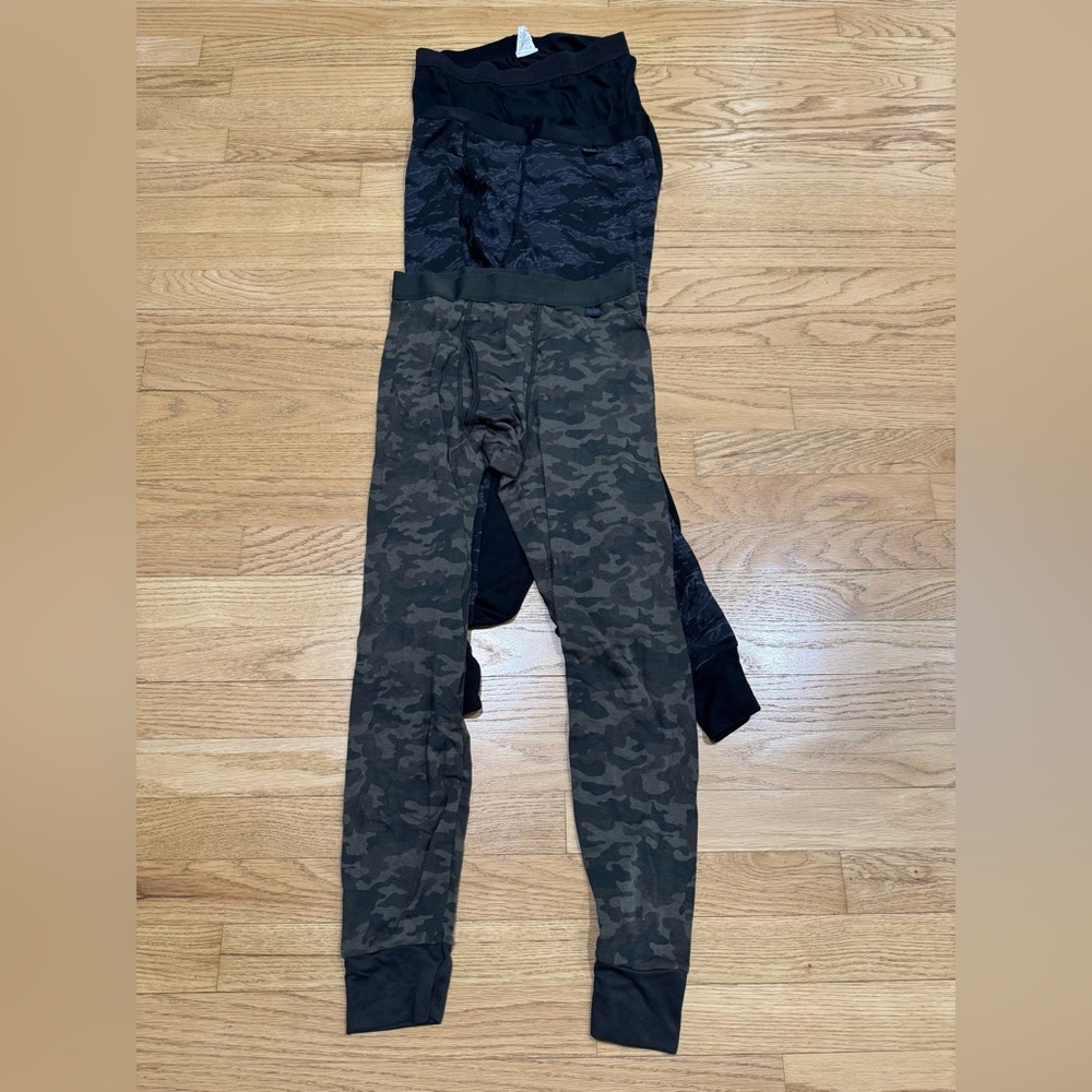 Uniqlo HEATTECH two leggings with t shirt